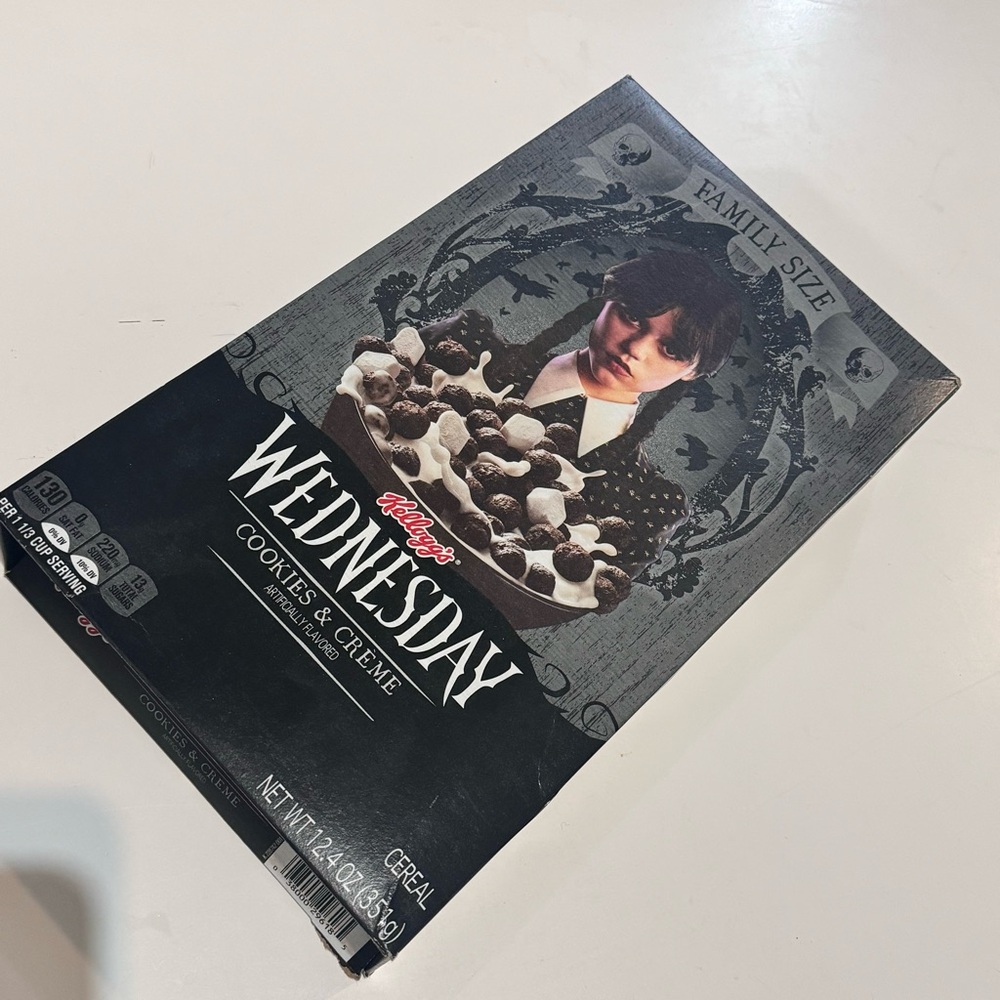 🌴 Kellogg's Wednesday Cookies & Creme Cereal Box